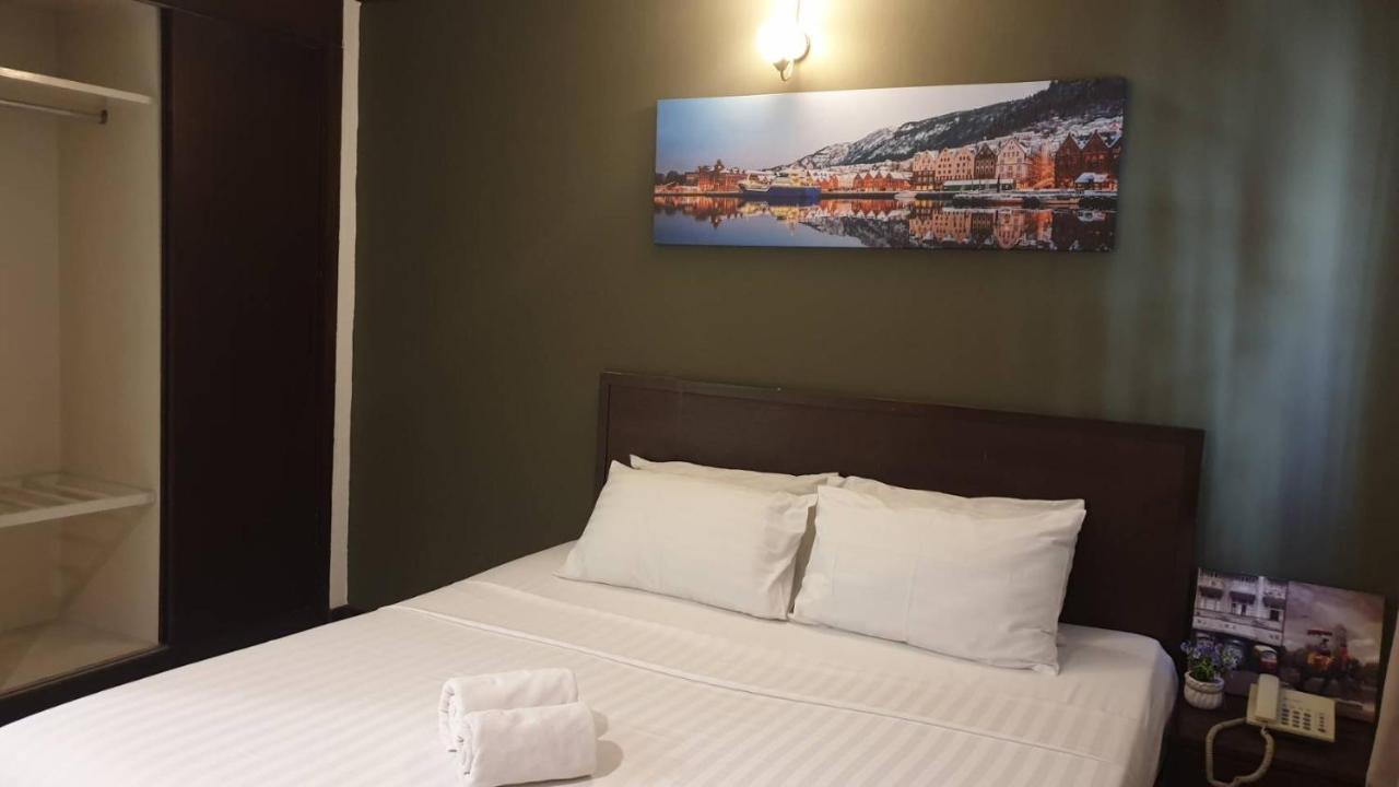 Zen Sukhumvit33 Hotel Банкок Екстериор снимка