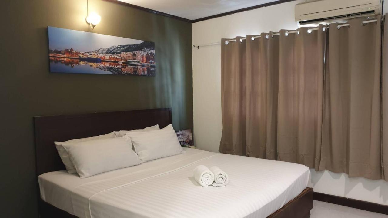 Zen Sukhumvit33 Hotel Банкок Екстериор снимка