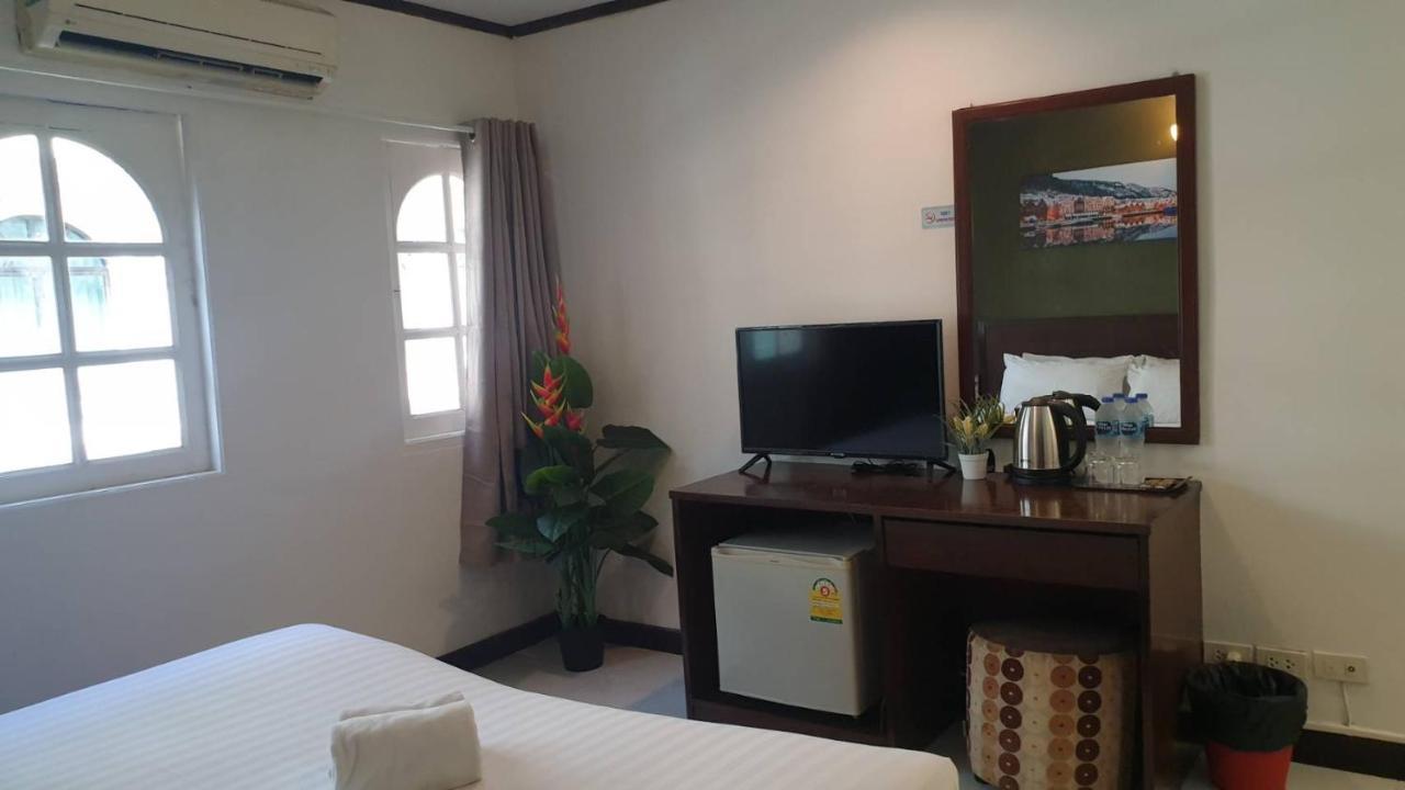 Zen Sukhumvit33 Hotel Банкок Екстериор снимка