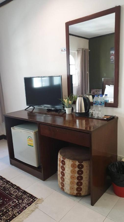 Zen Sukhumvit33 Hotel Банкок Екстериор снимка